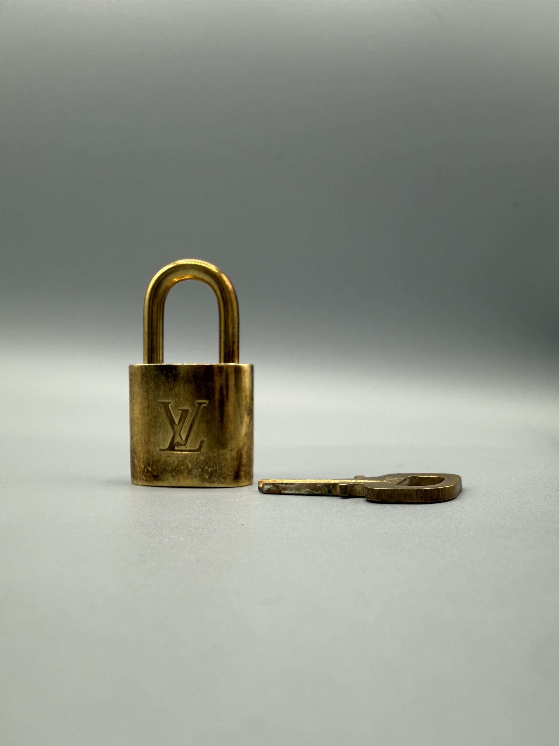 Louis Vuitton Schloss mit Schlüssel